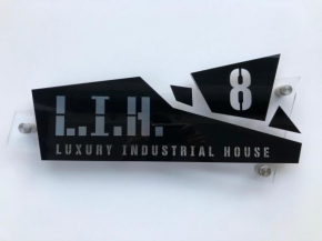 (L.I.H.8) Luxury Industrial House 8